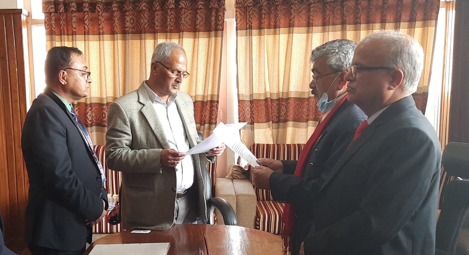 महालक्ष्मी लाइफका सञ्चालक समिति अध्यक्षको शपथ