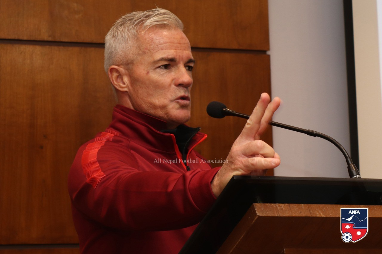 महिला फुटबल टिमको मुख्य प्रशिक्षकमा ग्यारी फिलिप्स नियुक्त