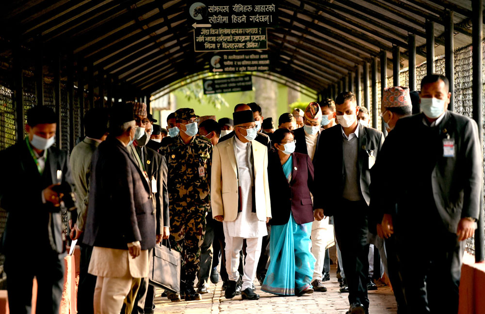 प्रधानमन्त्री ओलीद्वारा गैंडाको अभिभावकत्व ग्रहण