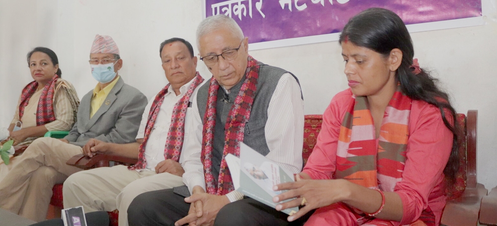 एक वर्षभित्र चुनाव नभए देश धरापमा पर्छ : डा .कोइराला