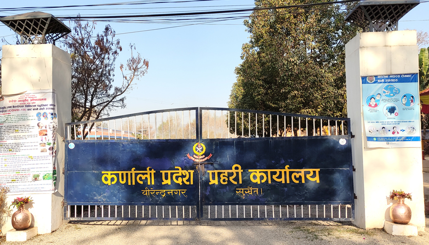 कर्णालीमा धमाधम प्रहरीका संरचना बनाइँदै 