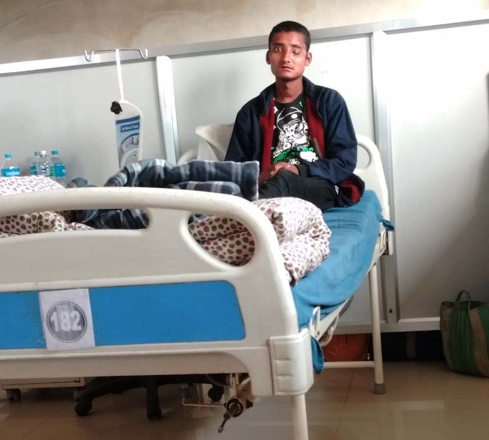 विराटनगर अस्पतालमा एक महिनादेखि बन्धक छन् दुर्घटनाका घाइते