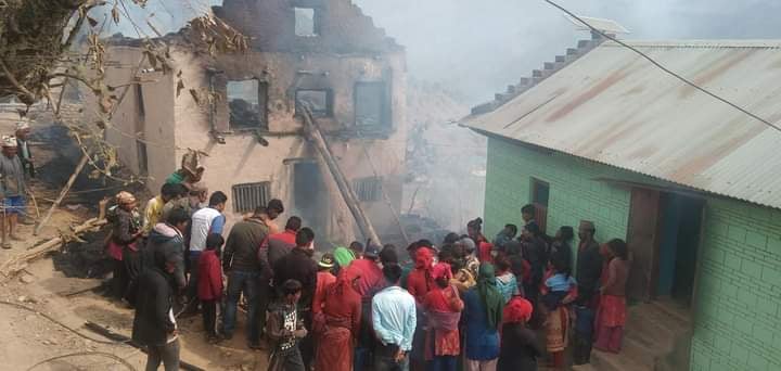 सल्यानमा आगलागीबाट दुई घर जले