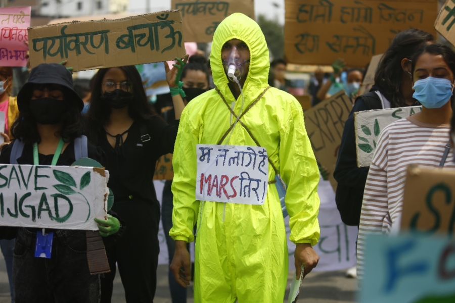 पर्यावरण जोगाउन प्रदर्शन (तस्बिरहरु)