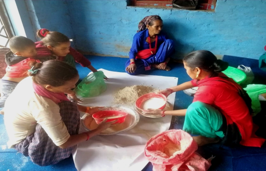 कुपोषण हटाउन आमाहरुलाई पोषण आहारा उत्पादन तालिम