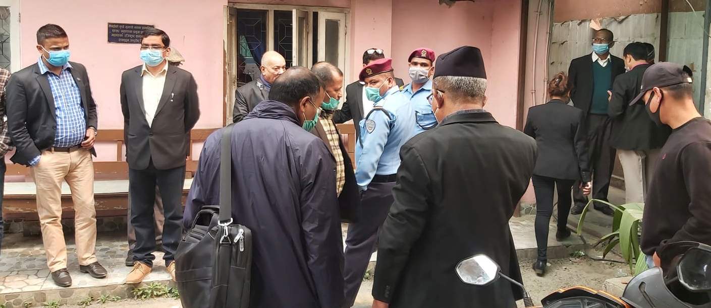 सर्वोच्च अदालत परिसरमा दुई वकिलबीच मुक्का हानाहान 