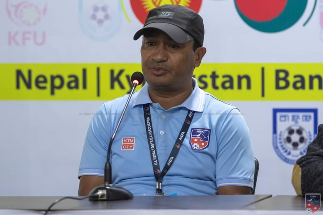 बंगलादेशले ६ जना फरवार्ड खेलाउँदा छक्क परेँ : प्रशिक्षक महर्जन