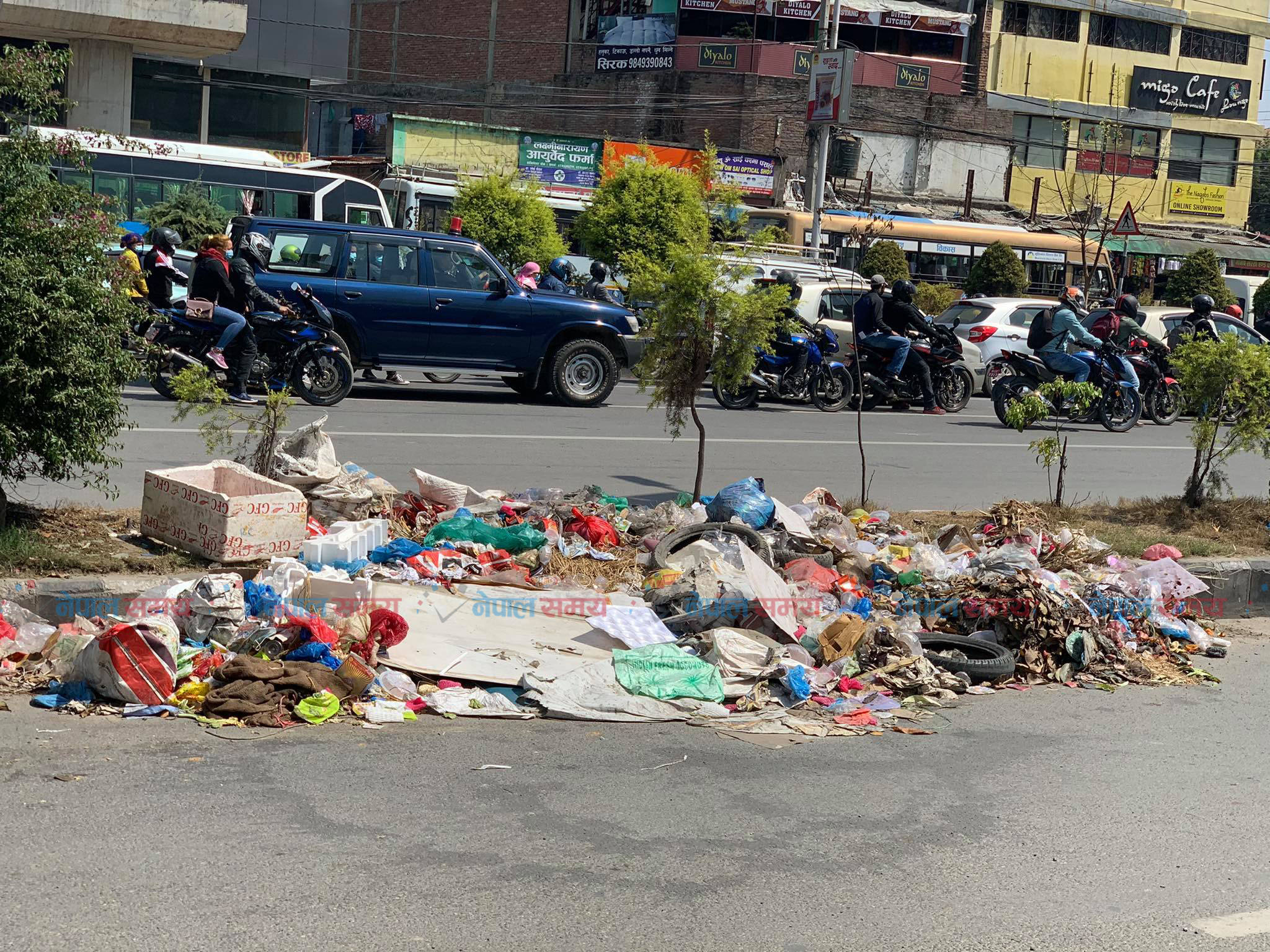 गेटकै फोहोर देख्दैन सिंहदरबार (फोटो फिचर)