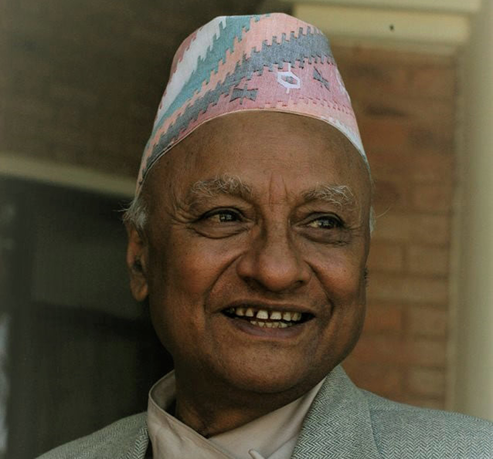 प्रा.डा. वासुदेव त्रिपाठीलाई पाँच लाखसहित महासमालोचकको उपाधि 