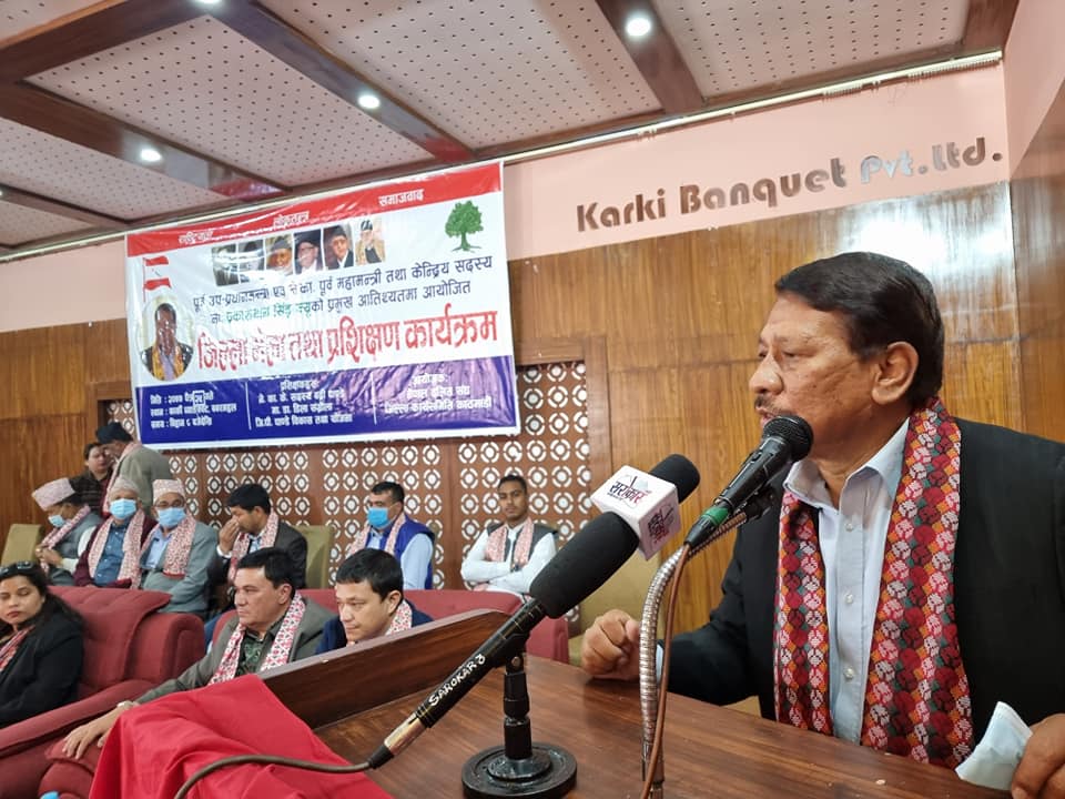 ओलीले जनता झुक्याउने बाहेक अरू काम गरेनन् : सिंह  