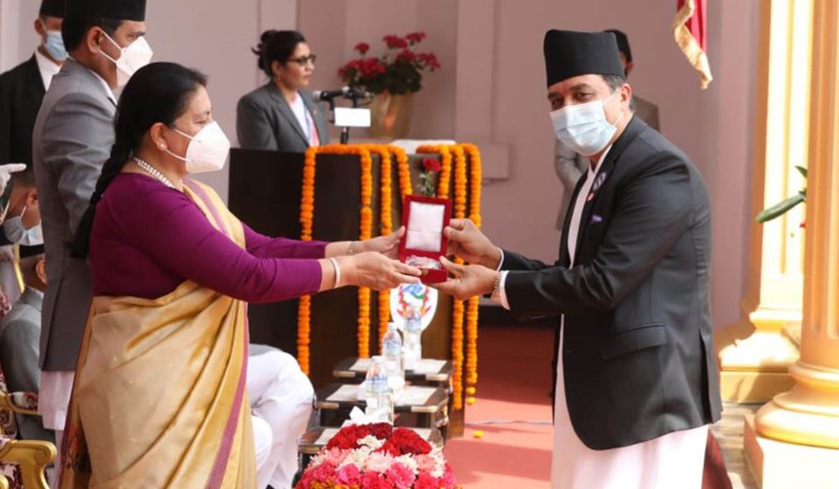 उद्यमी ढकाल कीर्तिमय राष्ट्रदीप (चतुर्थ)बाट सम्मानित