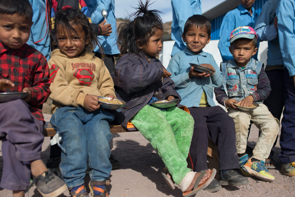 अब देशभरका स्कुलमा दिवा खाजा कार्यक्रम, सात लाख जनशक्ति परिचालन गरिने