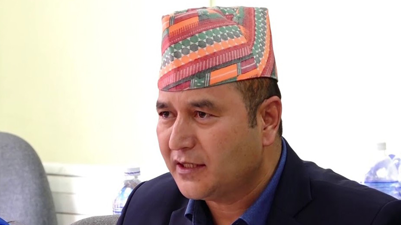 मध्यराति घरमा ढुंगा हानिएकाे भन्दै सांसदले मागे सुरक्षा