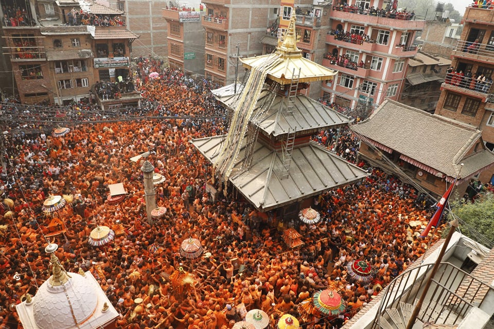 भक्तपुरमा मनाइयाे सिन्दूरे जात्रा (फोटो फिचर)