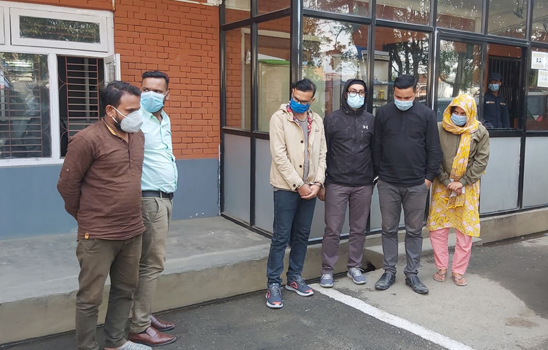 विभिन्न अस्पतालमा कार्यरत ७ जना नक्कली डाक्टर पक्राउ