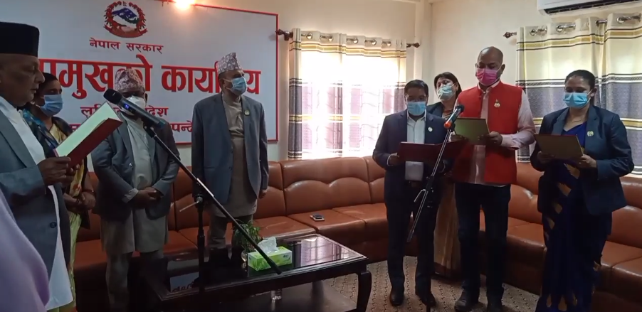 लुम्बिनी सरकारमा नयाँ ट्विस्ट : अविश्वास प्रस्तावमा हस्ताक्षर गर्ने सांसद नै मन्त्री नियुक्त