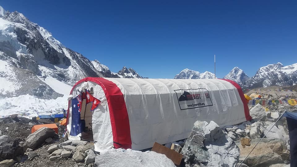 सगरमाथा आधार शिविरमा हिमालय उद्धार संघको उपचार कक्ष