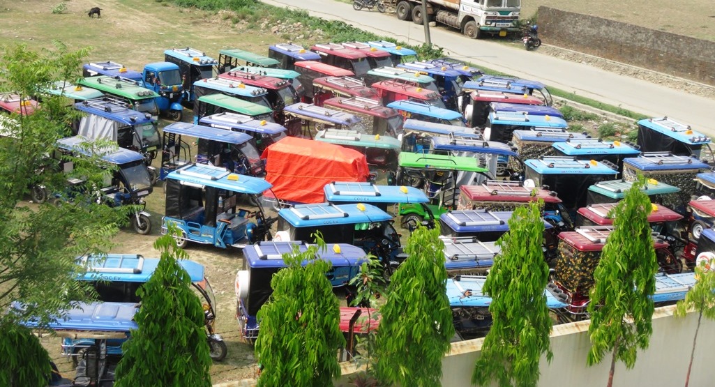 विराटनगरबाट एकैपटक ६२ वटा सफारी नियन्त्रणमा