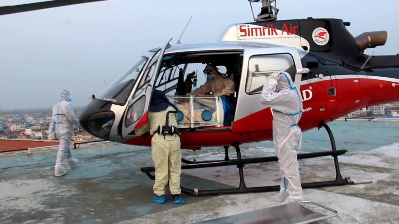 एयरलिफ्ट गरेर काठमाडौंबाहिर लगिँदै कोरोना संक्रमित
