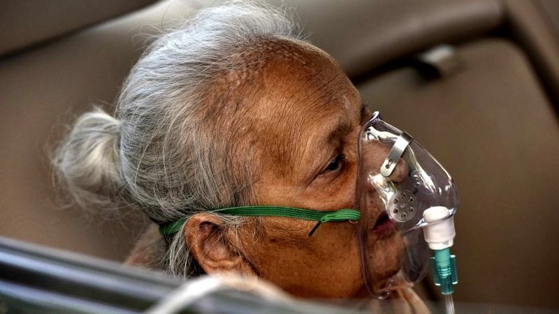 मे दोस्रो साताबाट भारतमा दैनिक ९ लाख संक्रमित भेटिन सक्छन् : डा. मुखर्जी 