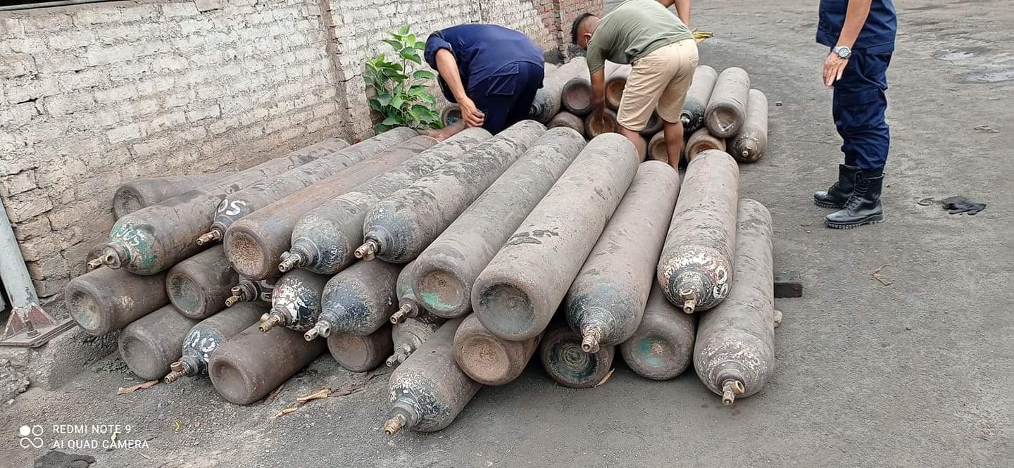 प्रहरीको सक्रियतामा साढे ५ हजार अक्सिजन सिलिण्डर संकलन