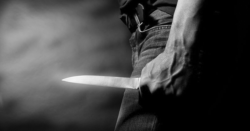 कपनमा महिलालाई चक्कु प्रहार गरी लुटपाट