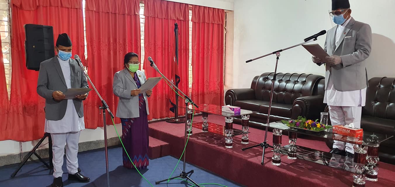 कर्णालीका दुई मन्त्रीले लिए शपथ