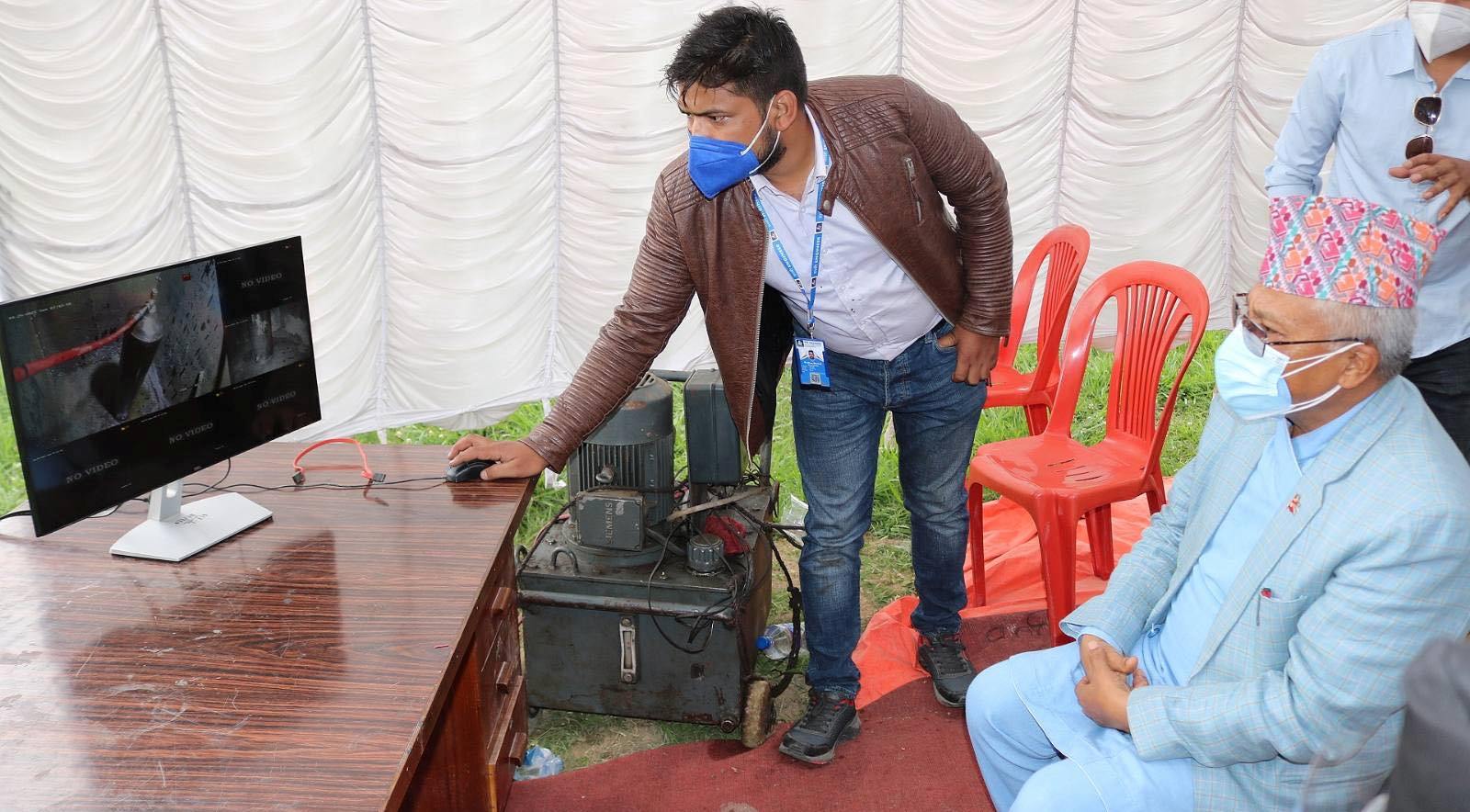अक्सिजन सिलिण्डर परीक्षण सफल, धान्यो आधारभूत प्रेसर