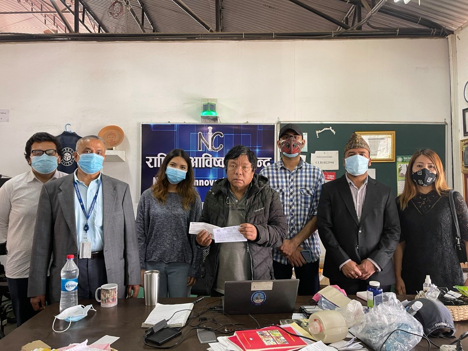 राष्ट्रसंघमा कार्यरत नेपालीद्वारा आविष्कार केन्द्रलाई झण्डै १२ लाख सहयोग