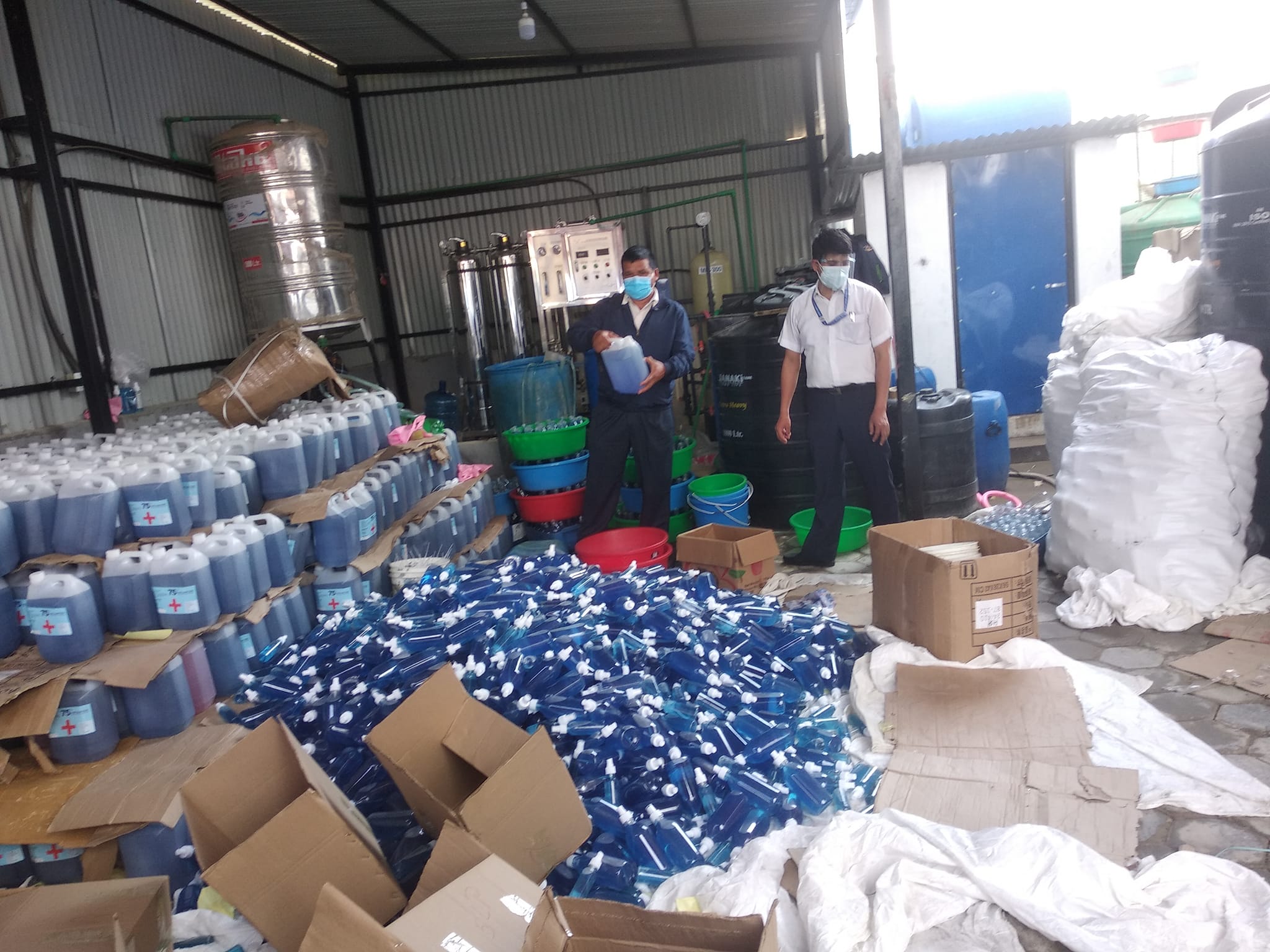 हानीकारक रसायनयुक्त सेनिटाइजर उत्पादन, ३५ हजार लिटर बरामद