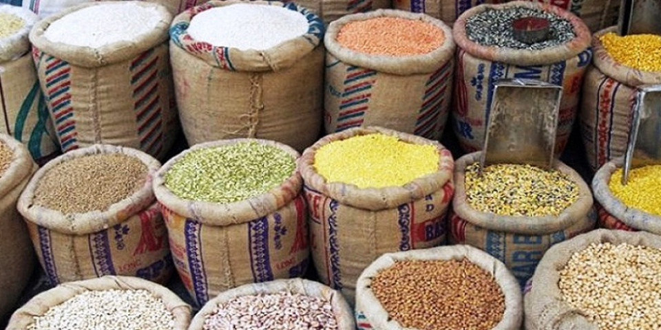 म्याद नाघेका खाद्य सामग्री राख्ने सञ्चालकलाई जरिवाना