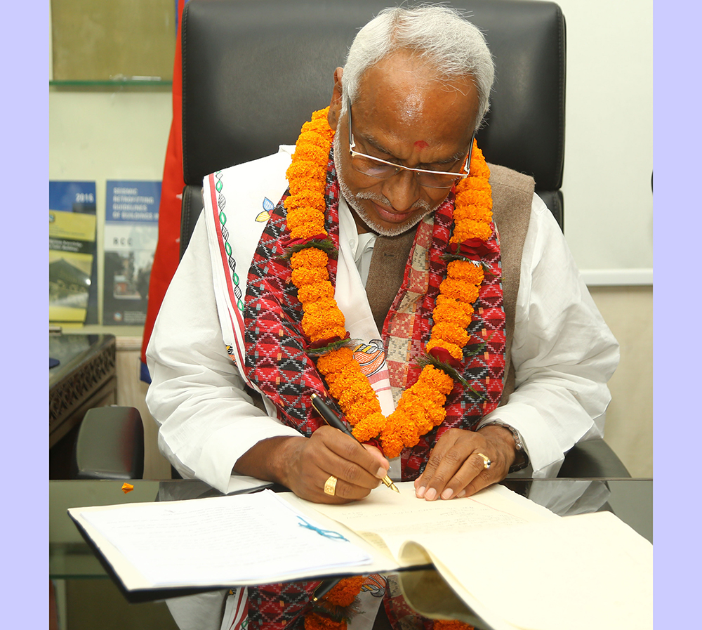 एमालेका १८ जनसंगठनले भने- महतोले संविधानविरोधी अभिव्यक्ति फिर्ता लिएर माफी माग्नुपर्छ 