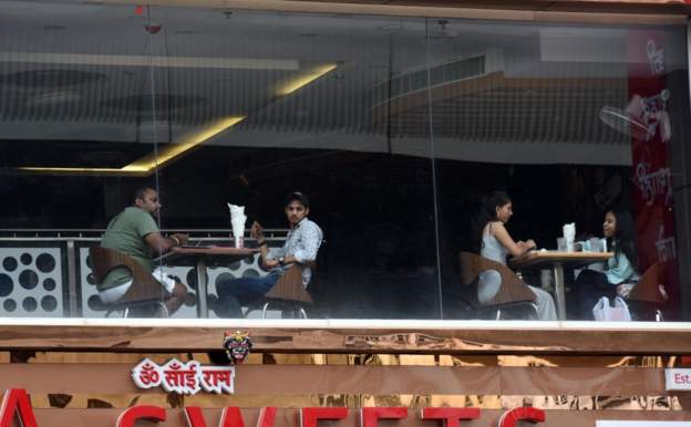 भारतको दिल्लीमा अब रेष्टुरेन्ट पनि खुल्ने