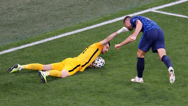 स्लोभाकियाले १० खेलाडीमा समेटिएको पोल्यान्डलाई हरायो