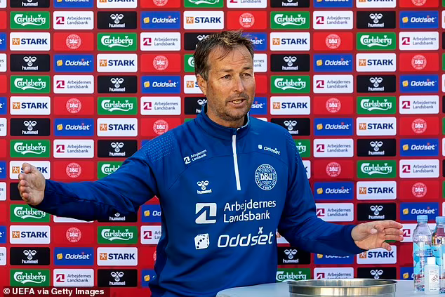 डेनमार्कका प्रशिक्षकको आक्रोश : कोभिड हुँदा खेल स्थगित हुन्छ, ‘कार्डियक अरेस्ट’ हुँदा किन हुँदैन?