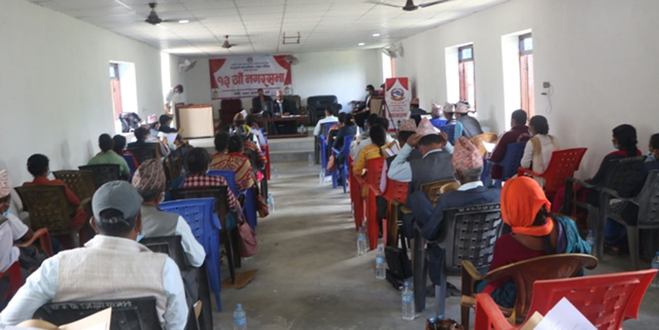 चौरजहारीको नीति तथा कार्यक्रम : जनयुद्धजनका घाइते र अपाङ्गलाई शेयर, शिक्षकलाई ल्याप्टप