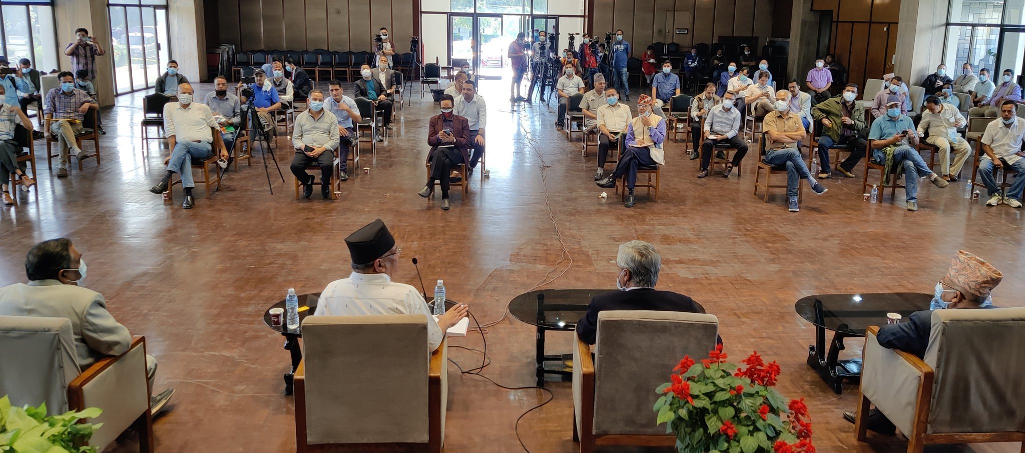 सम्पादकसँगको छलफलपछि कांग्रेस प्रवक्ता शर्माले भने– दह्रो साथ तर खरो प्रश्नका साथ