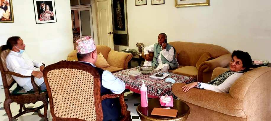 पौडेल र सिटौलासँग लन्च मिटिङ गरेर सुजाताले भनिन्– तपाईंहरू मिल्नुस्