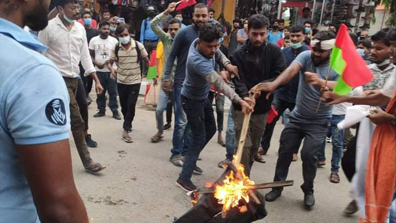 जनकपुरमा प्रधानमन्त्री ओलीको पुतला दहन
