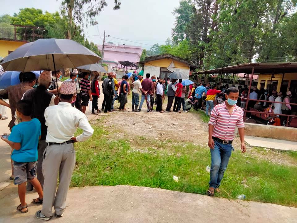 विद्युत् महसुल उठाउन बिहान आठ बजेदेखि नै कार्यालय खुला