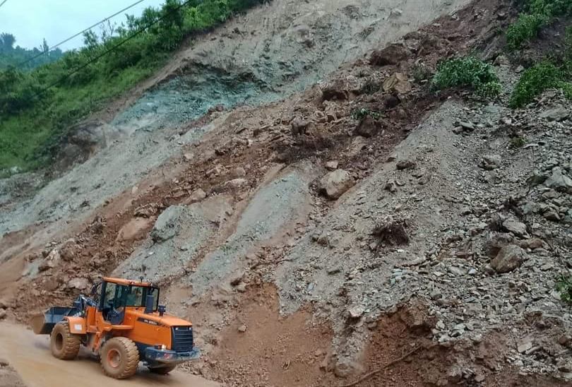 नारायणगढ-मुग्लिन सडकखण्ड दुईतर्फी सञ्चालनमा