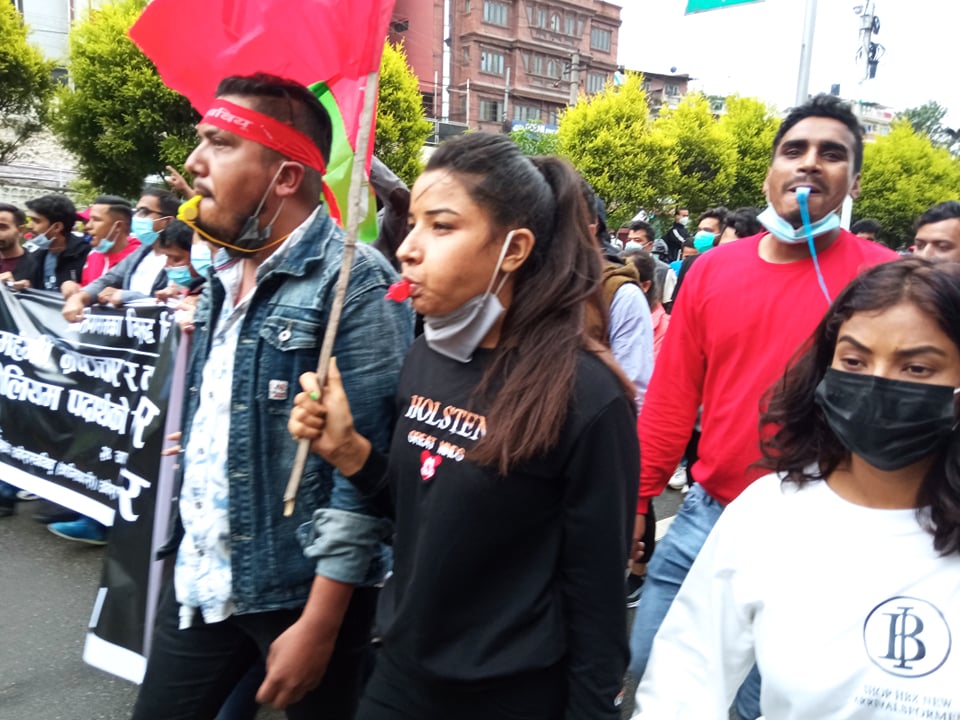 पेट्रोलियम पदार्थको मूल्यवृद्धिविरुद्ध प्रदर्शन [तस्बिरहरु]