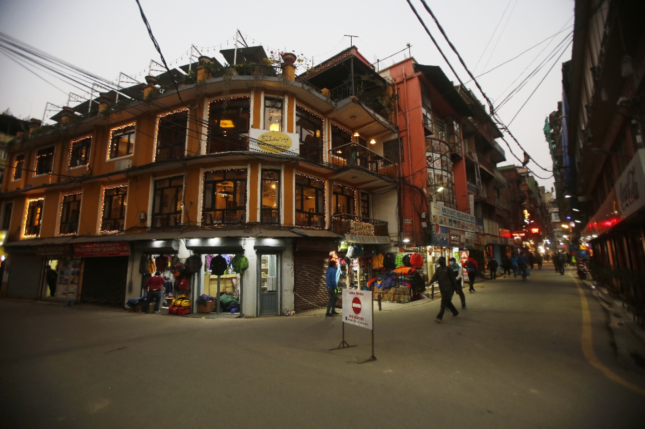 कोरोना त्रासले सुनसान ठमेल
