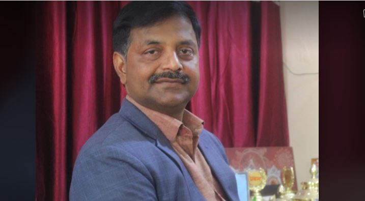 प्रदेश २ : आन्तरिक मामिला तथा सञ्चारमन्त्री यादव राजीनामा दिँदै