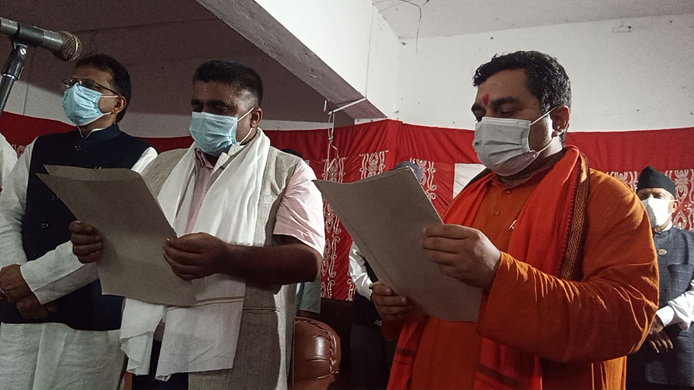 प्रदेश २ : माओवादीका तर्फबाट एक मन्त्री र एक राज्यमन्त्रीले लिए शपथ