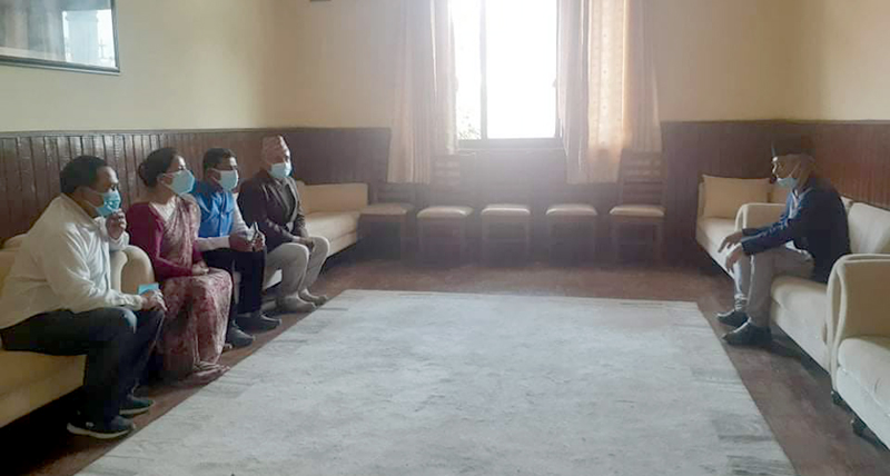 शिक्षक सेवा आयोगमा पदाधिकारी नियुक्तिका विषयमा शिक्षक नेता र प्रधानमन्त्रीबीच छलफल