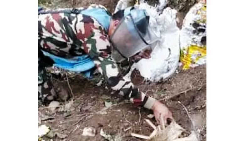 मोरङ प्रहरीद्वारा भण्डारण गरिएका विष्फोटक पदार्थ नष्ट गर्न सुरु 