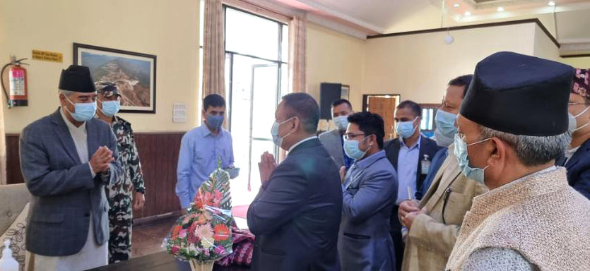 प्रधानमन्त्री देउवासँग सुन व्यवसायीको माग– सुन आयातमा निजी क्षेत्रको पनि सहभागिता होस्