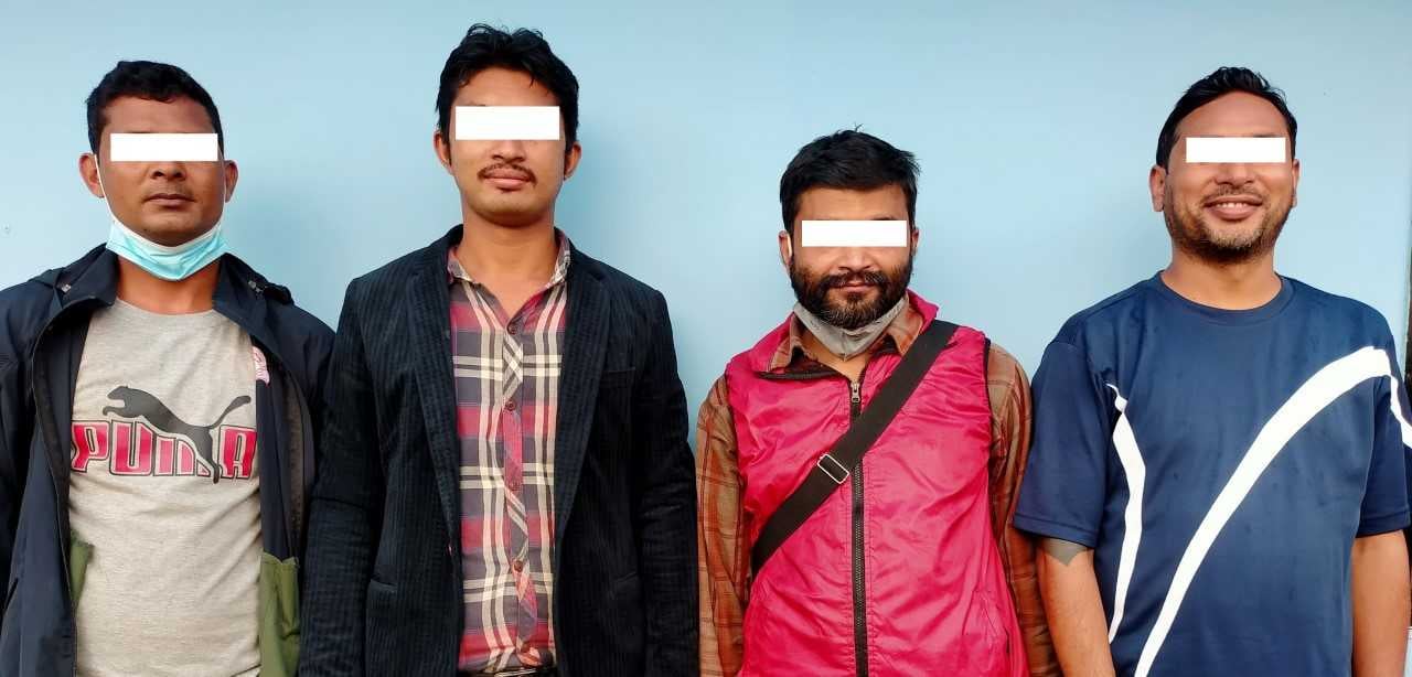 प्रतिबन्धित पेय पदार्थ बेच्ने चार जना समातिए
