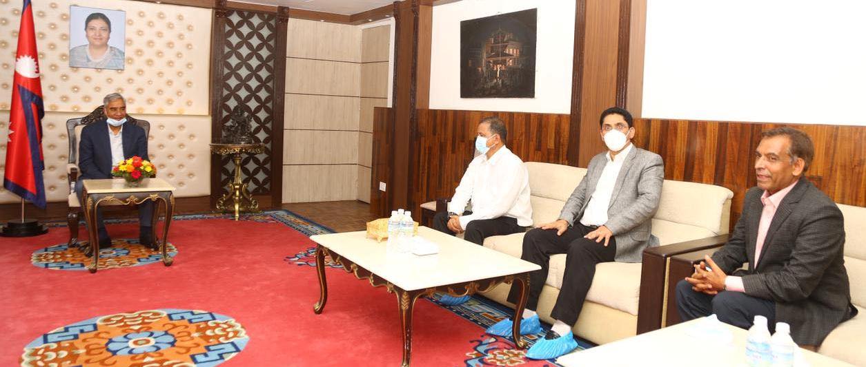 विप्लवको टोली बालुवाटारमा, प्रधानमन्त्री र गृहमन्त्रीसँग छलफल गर्दै